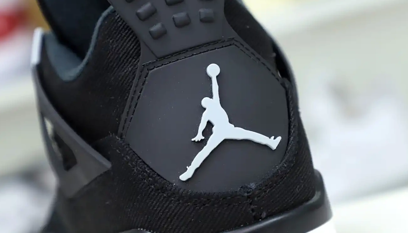 AIR JORDAN 